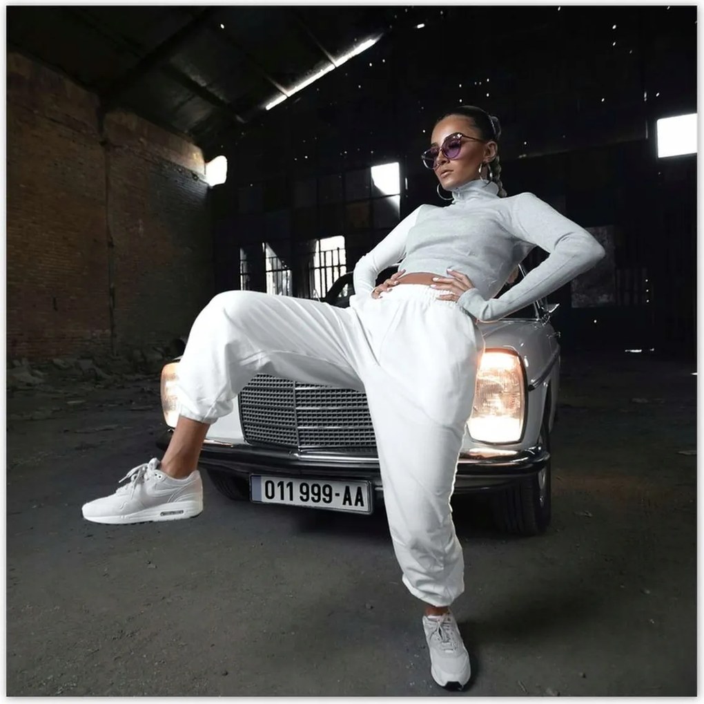 Poszterek 100x100 Fehér klasszikus Mercedes 200