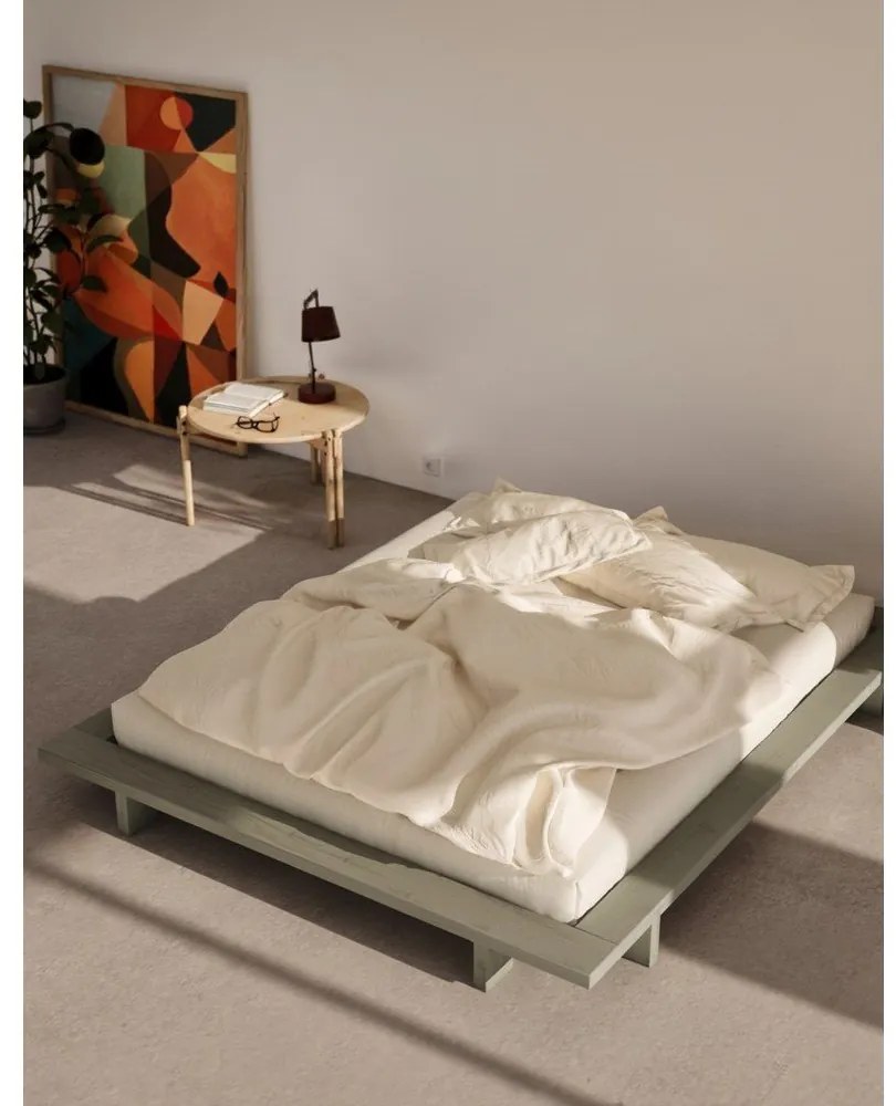 Zsályaszínű borovi fenyő franciaágy ágytámla nélkül, ágyráccsal 140x200 cm Japan – Karup Design