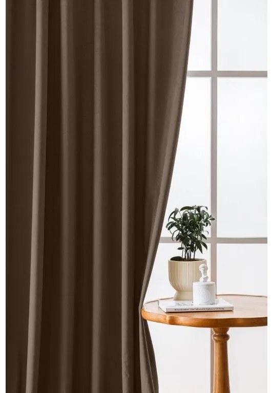 Barna sötétítő függöny VELVET 140x270 cm Felfüggesztés: Hullámos sínszalag