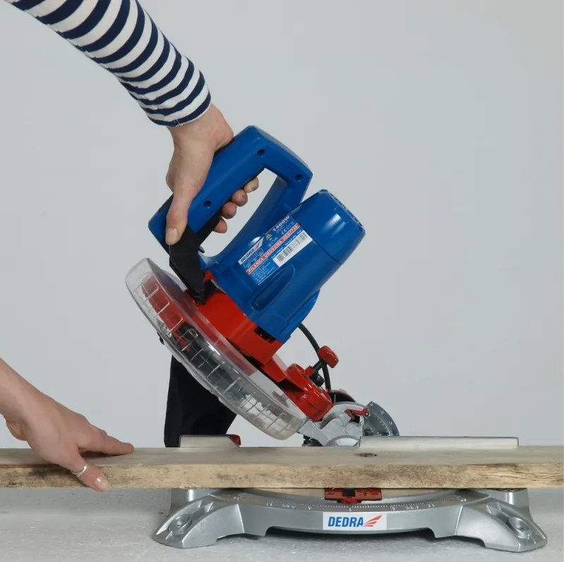 gérvágó fűrész 1400W, 210mm-es lap, alumínium szerkezet
