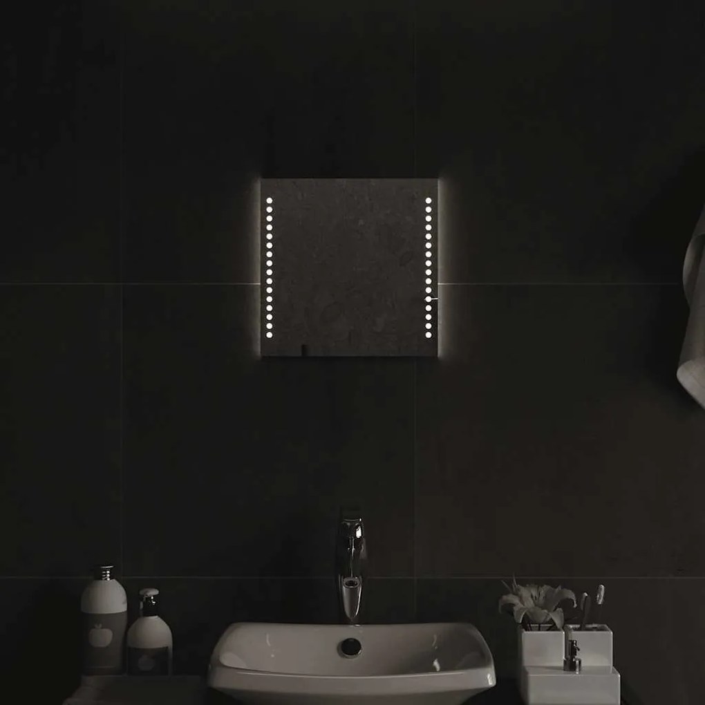 LED-es fürdőszobatükör 30x30 cm