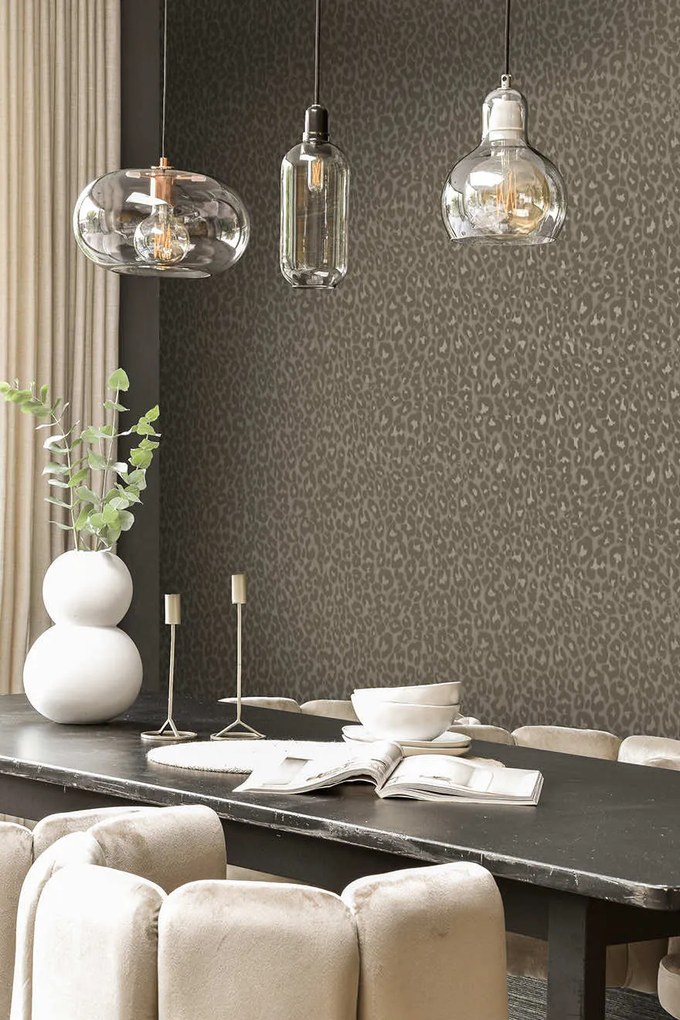 Holden Decor Essence Makucha Bead taupe leopárdmintás fémhatású vlies tapéta – 99530