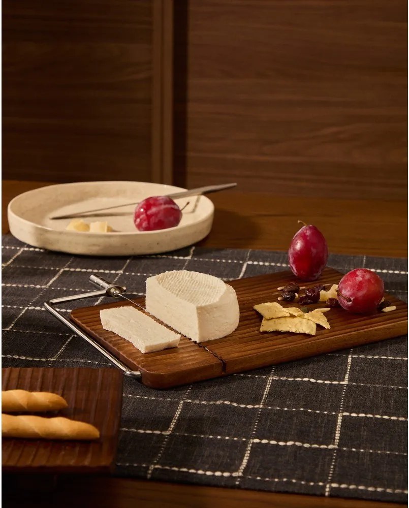 Fa vágódeszka 29 x 22 cm Rommu – Kave Home