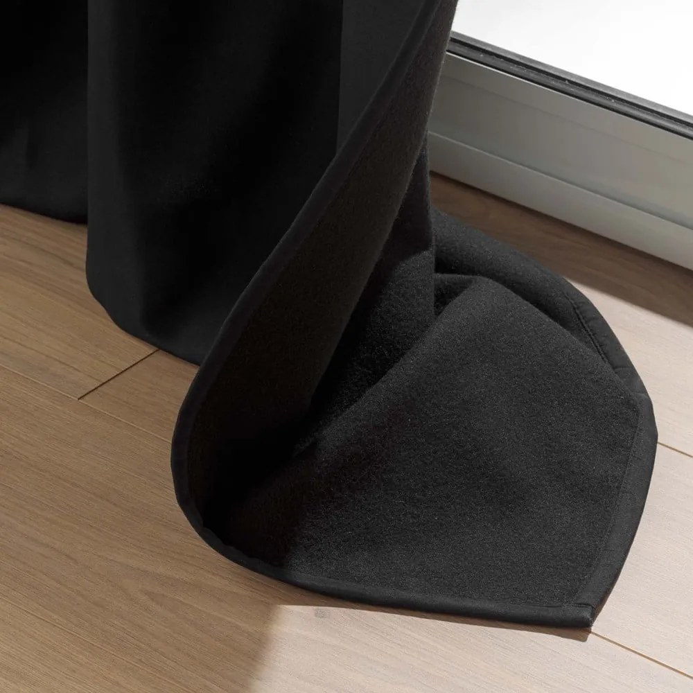 Fekete mikroszálas hangszigetelő függöny 135x260 cm Micropolar – douceur d'intérieur