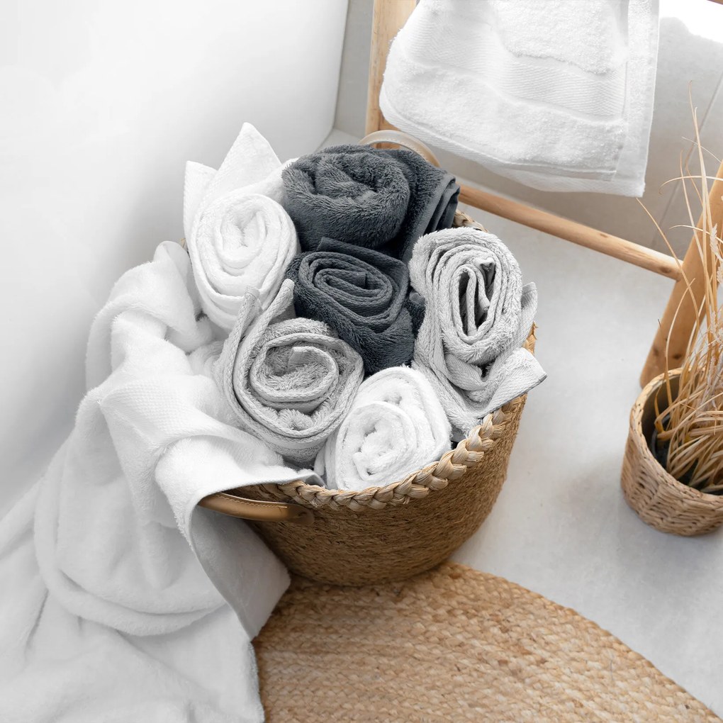 Goldea bambuszszálas törölköző és fürdőlepedő - hófehér 50 x 100 cm