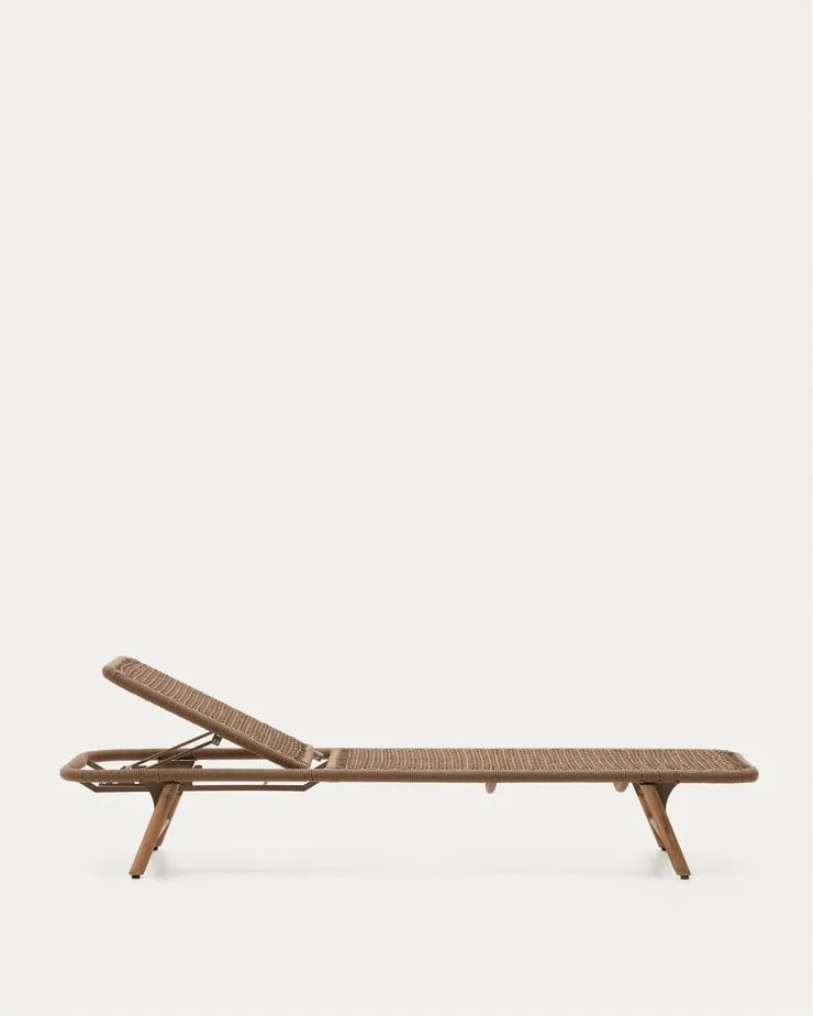 Barna tömörfa-fém kerti napozóágy Dandara – Kave Home