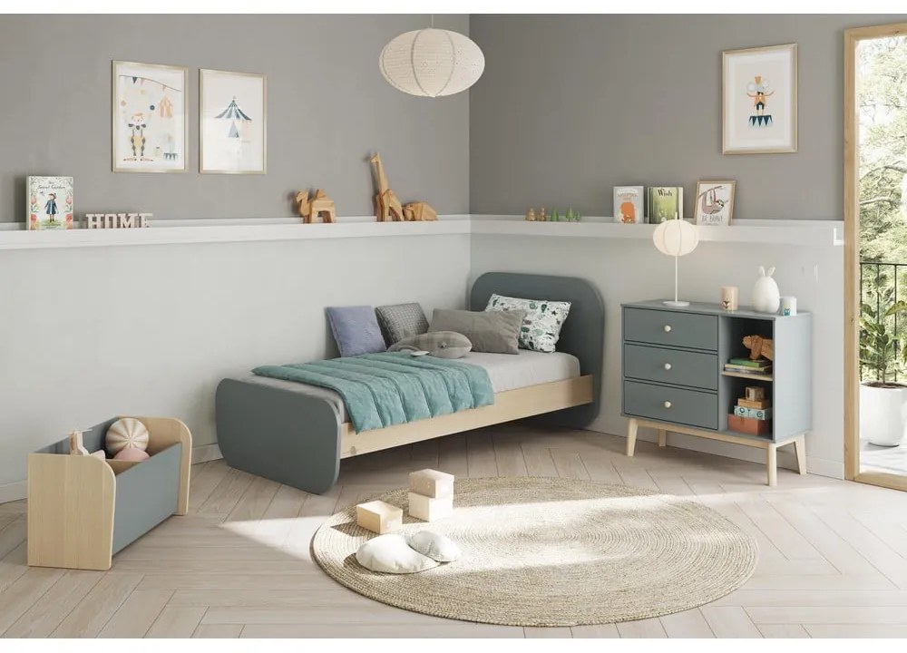 Szürkészöld gyerekágy ágyráccsal, borovi fenyő dekorral 90x190 cm Esteban – Marckeric