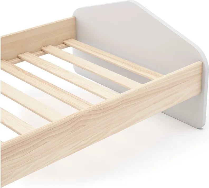 Fehér-natúr színű gyerekágy borovi fenyő dekorral 90x190 cm Estefania – Marckeric