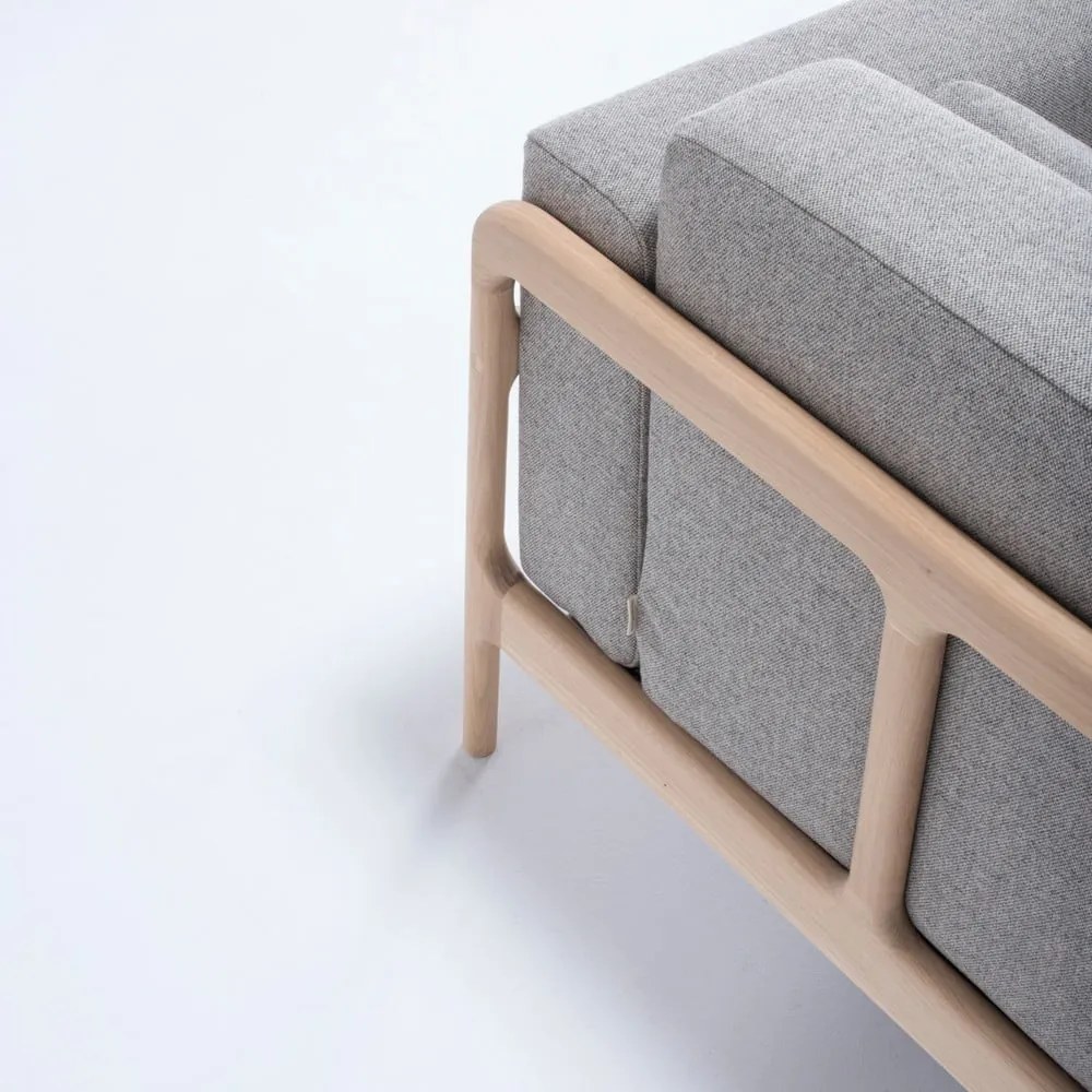 Fawn tölgyfa fotel szürke szövet ülőrésszel - Gazzda