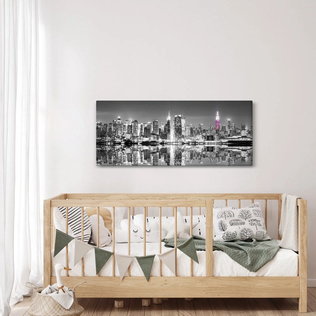 Kép - New York és a lila felhőkarcoló (120x50 cm)