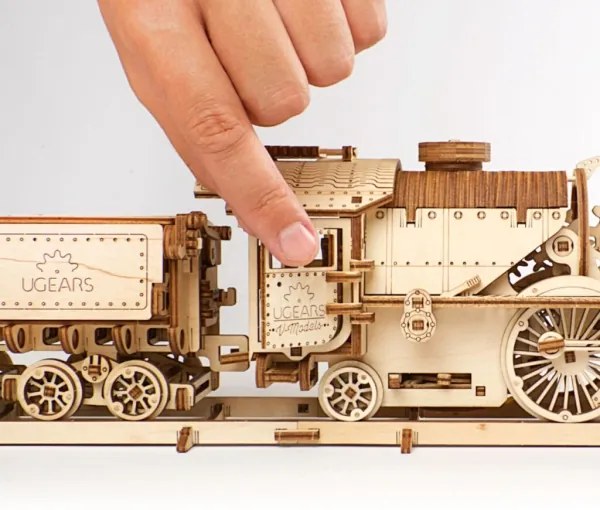 Ugears - 3D fa mechanikus puzzle V-Express gőzmozdony pályával