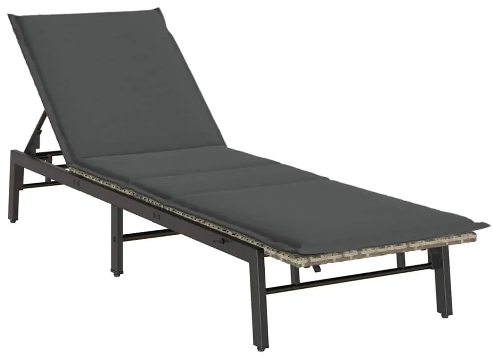 Világosszürke polyrattan napozóágy párnával