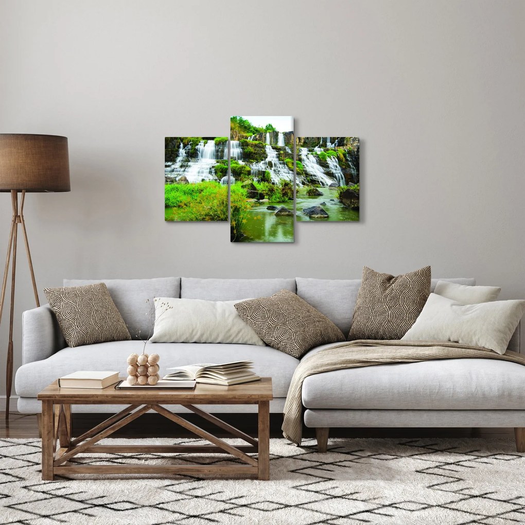 Kép - vízesés zöldövezetben (90x60 cm)