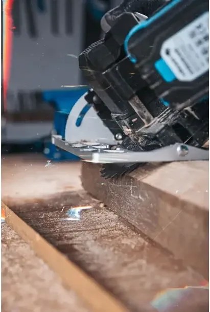 Högert HT2E235-0CS körfűrész, 165mm, 18V, dobozban