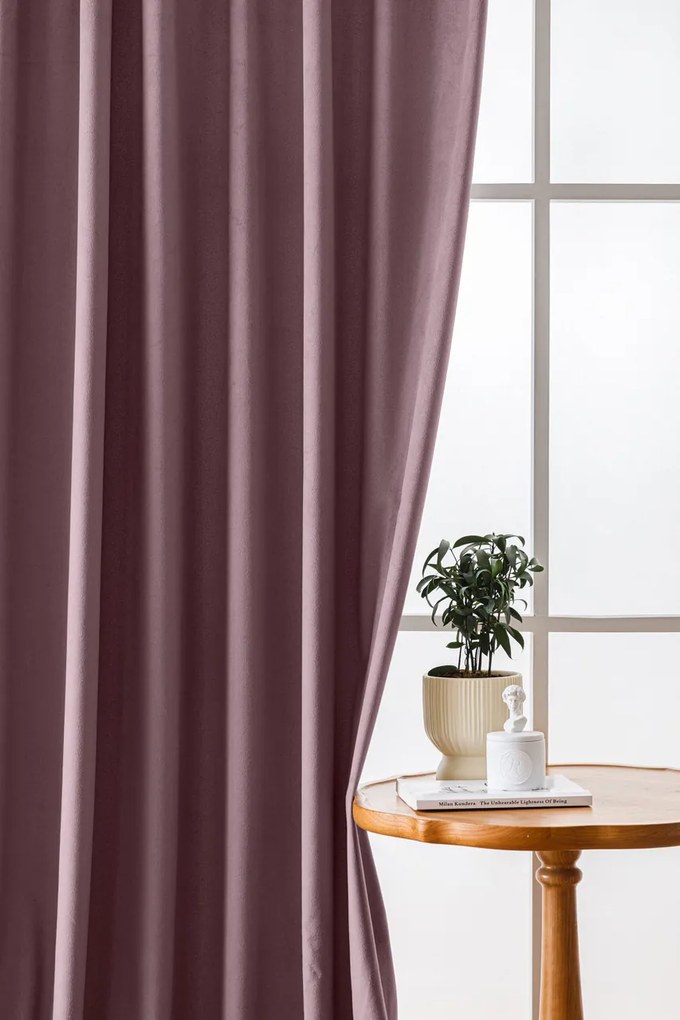 Világoslila VELVET sötétítő függöny 140x270 cm Felfüggesztés: Hullámos sínszalag