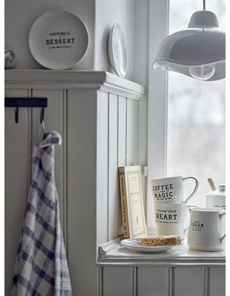 Fehér agyagkerámia bögre 330 ml Wendy – Bloomingville