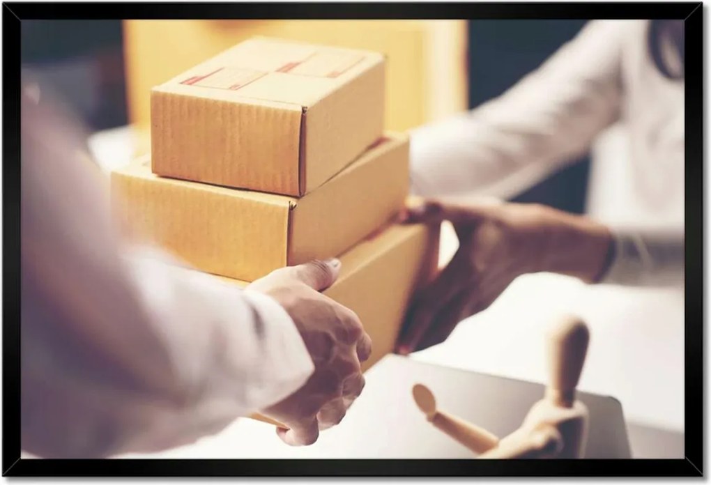 Plakátok keretben 60x40 A futár kézbesíti a csomagot