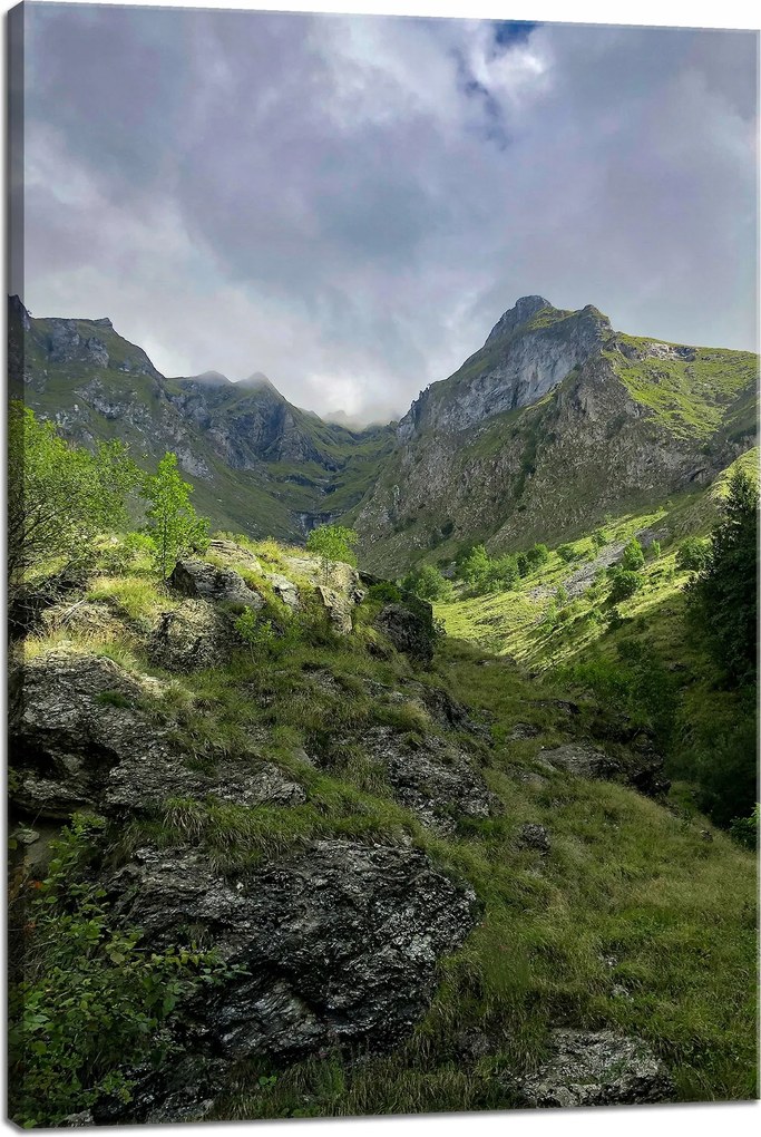 Vászonkép Természet Körbenőtt hegyek 40x60 cm