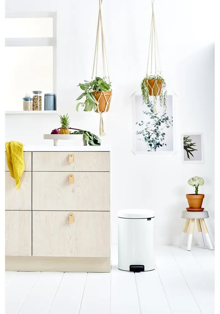 Fehér acél pedálos szemetes 20 l NewIcon – Brabantia