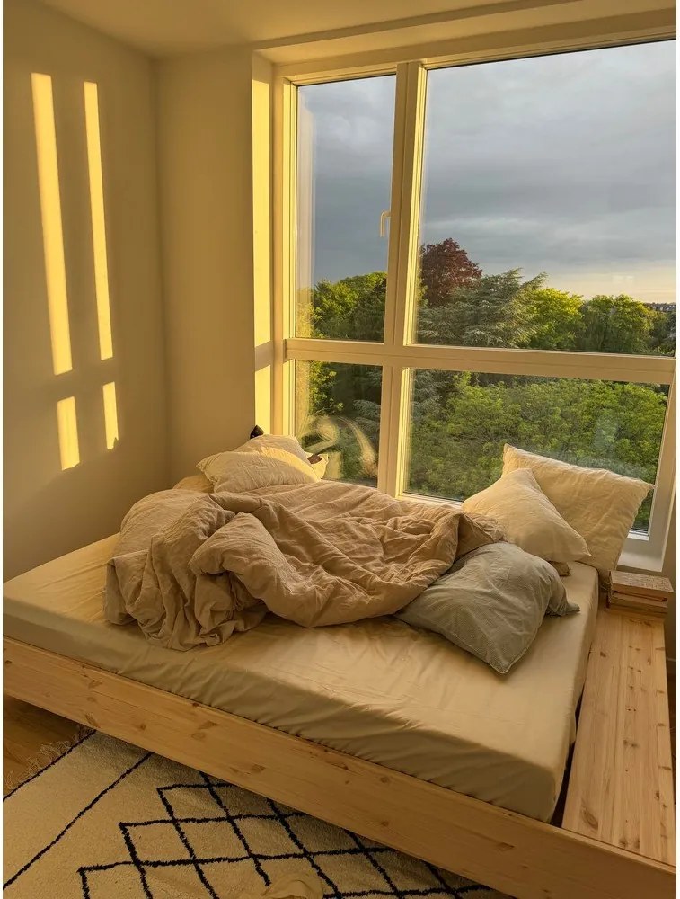 Natúr színű borovi fenyő franciaágy ágyráccsal 160x200 cm Merge – Karup Design