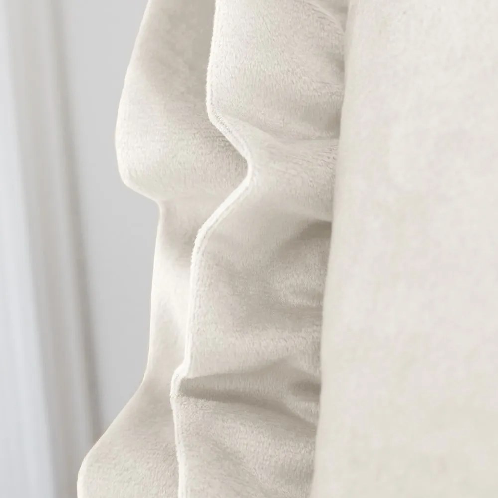 Bársony díszpárna 43x43 cm Velvet Double Frill – Catherine Lansfield