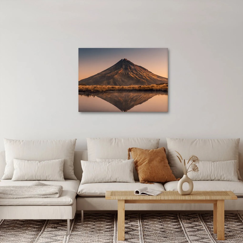 Vászonkép - A Mount Taranaki visszaverődése, Új-Zéland (70x50 cm)