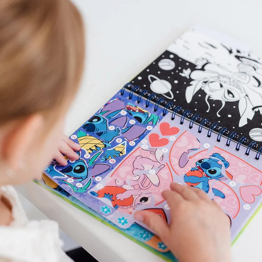 Disney Lilo és Stitch, A csillagkutya Alien matricás kreatív szett