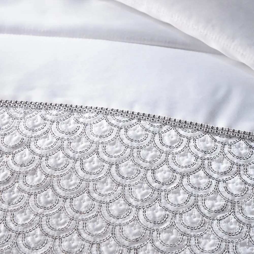 Fehér mikroszatén steppelt ágytakaró 240x260 cm Deco Sequin – Catherine Lansfield