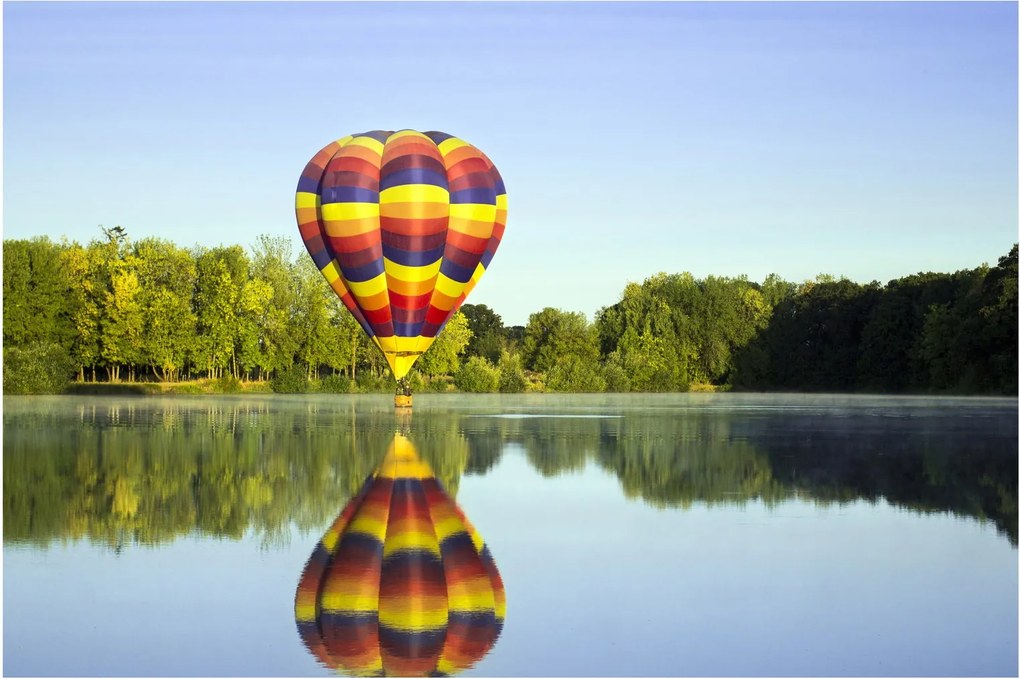 Hőlégballon a tónál képe (90x60 cm)