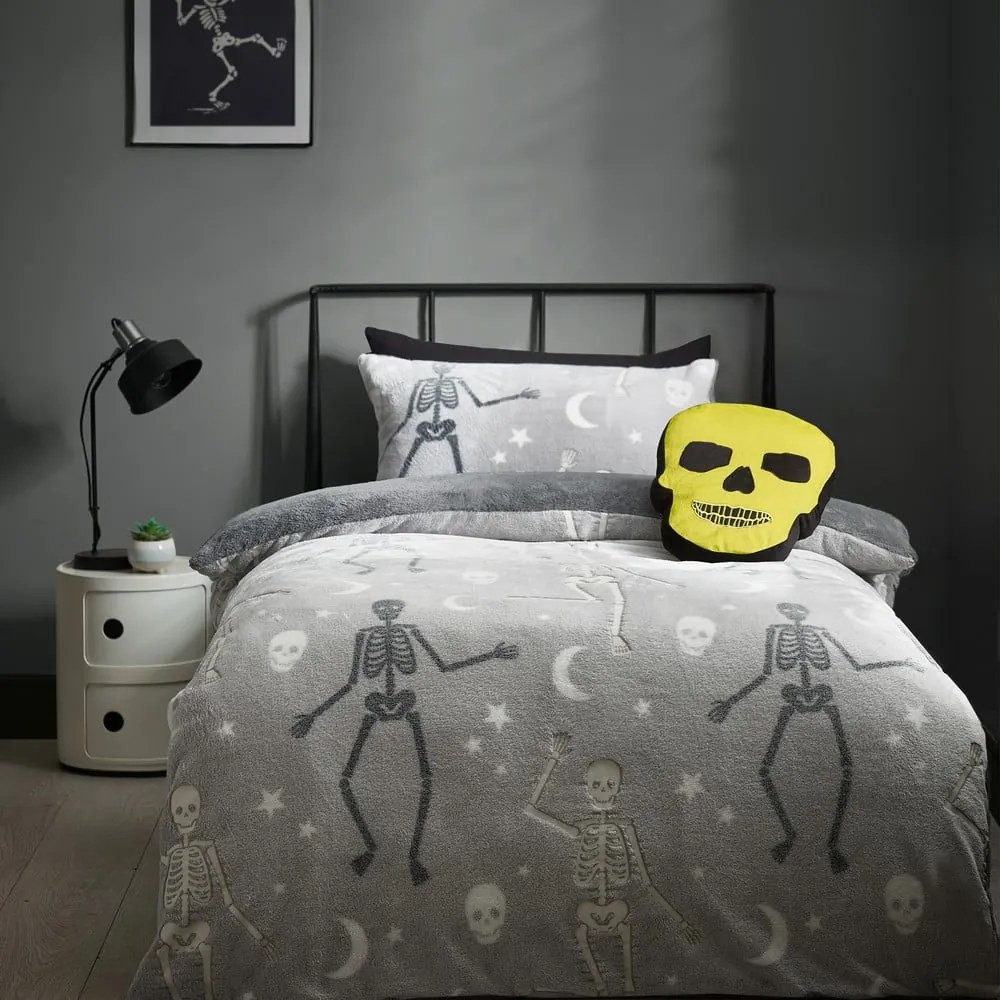 Szürke egyszemélyes mikroplüss gyerek ágyneműhuzat világító hatással 135x200 cm Halloween Skeleton – Catherine Lansfield