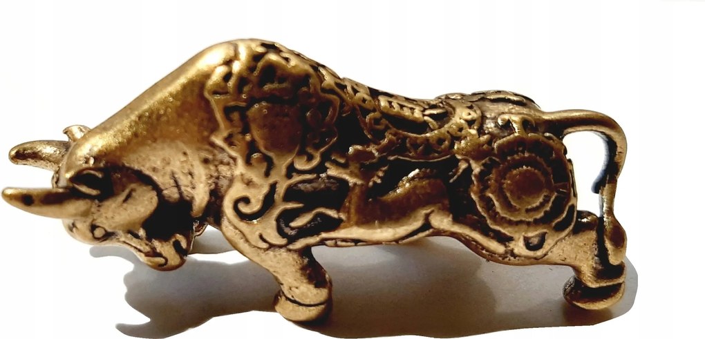 Gyönyörű Dekoratív Sárgaréz Bika Figura Az Íróasztalra