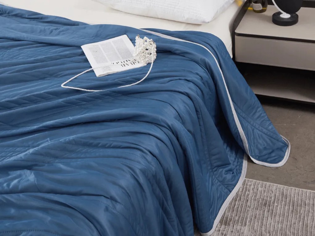 Hűsítő nyári paplan CELIA, sötétkék Méret: 140 x 200 cm