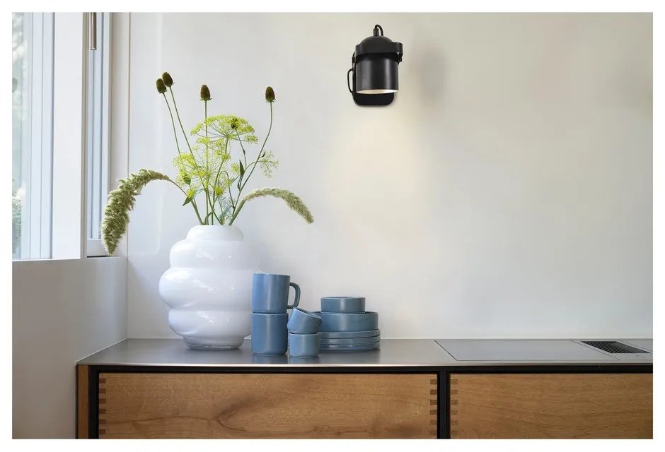 Fekete fali lámpa Nesvik – Villa Collection
