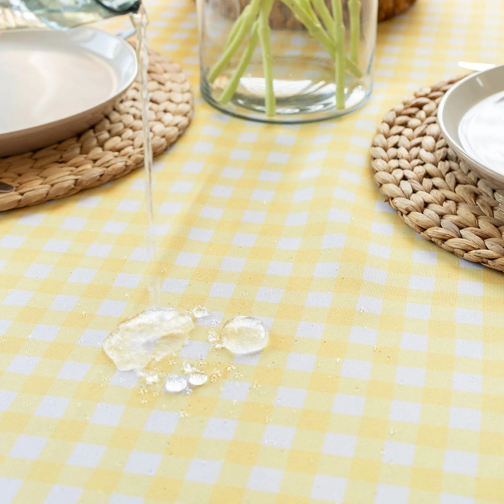 Goldea teflonos asztalterítő - sárga kockás 120 x 140 cm