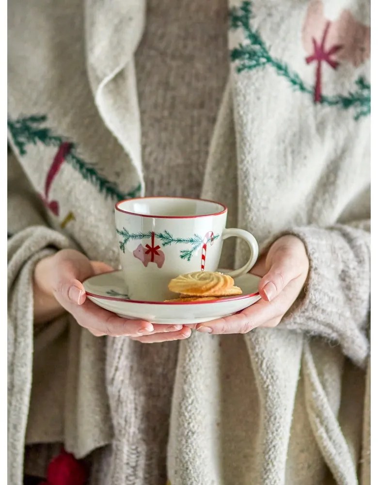 Krémszínű agyagkerámia bögre cappucinóhoz karácsonyi mintával 300 ml Yule – Bloomingville