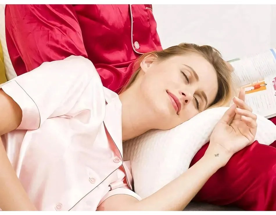 Ergonómikus párna ív alakban formázva