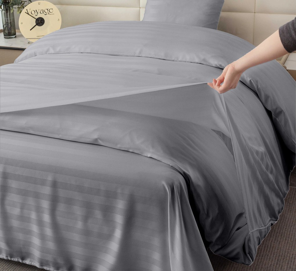 JASMINE mikroszálas szállodai ágyneműhuzat, világosszürke – 2 cm-es csíkos, szállodai zsebes Ágyneműhuzat mérete: 70 x 90 cm | 140 x 200 cm