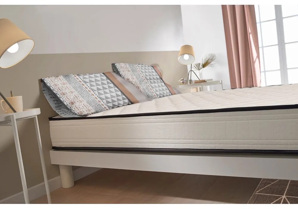 Közepes keménységű-extra kemény kétoldalas hab matrac 200x200 cm Slim Max – Moonia