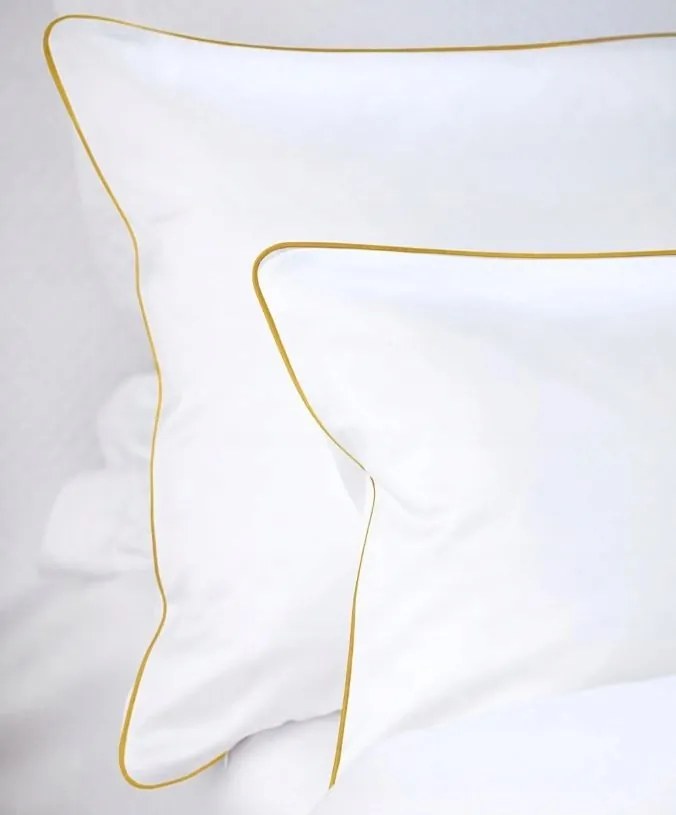 Párnahuzat Maro Home fehér, arany szegéllyel 40x40