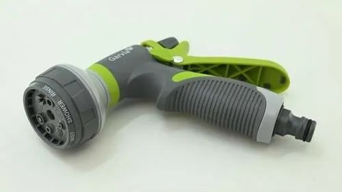 Garvia körkörös szórópisztoly 8 funkcióval és tartozékokkal, 4 db-os szett