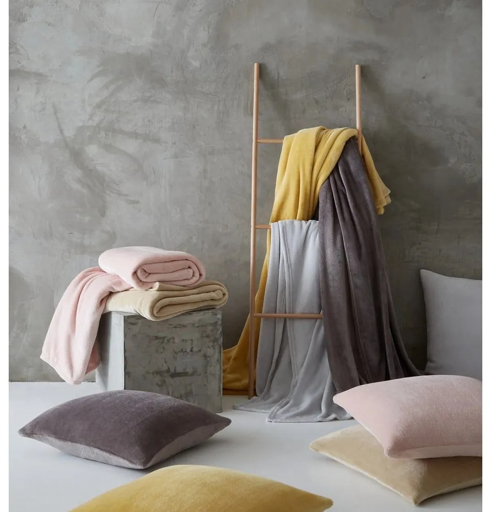 Világosszürke mikroplüss takaró 130x170 cm Raschel Velvet – Catherine Lansfield