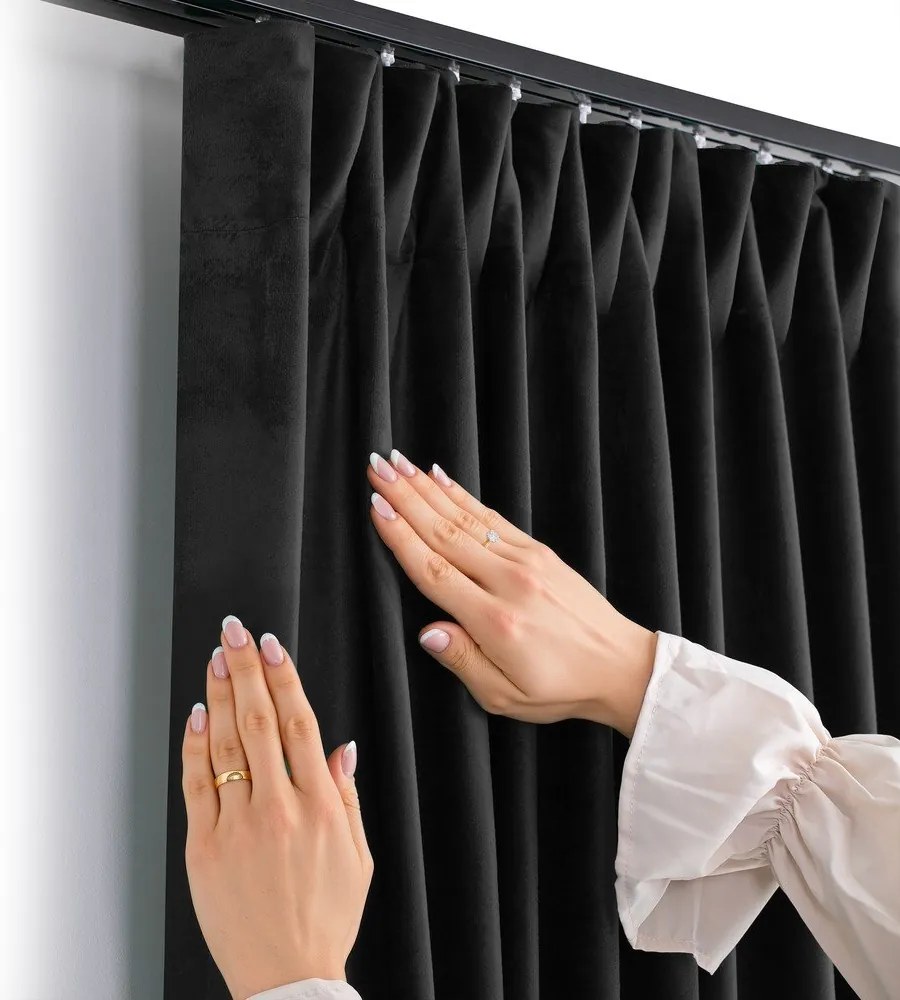 Fekete bársony dimout (részleges sötétítő) függöny 140x225 cm Velto – Filumi