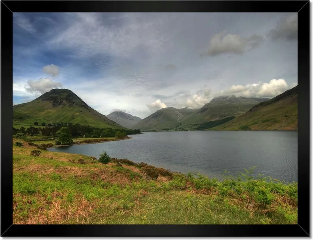 Poszterek keretben 40x30 Hegyi kilátás Hegyek az esőfelhők hátterében