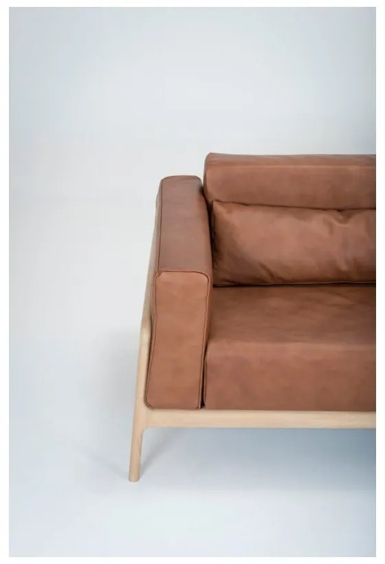 Fawn konyakbarna kanapé bivalybőrből, tömör tölgyfa szerkezettel, 240 cm - Gazzda