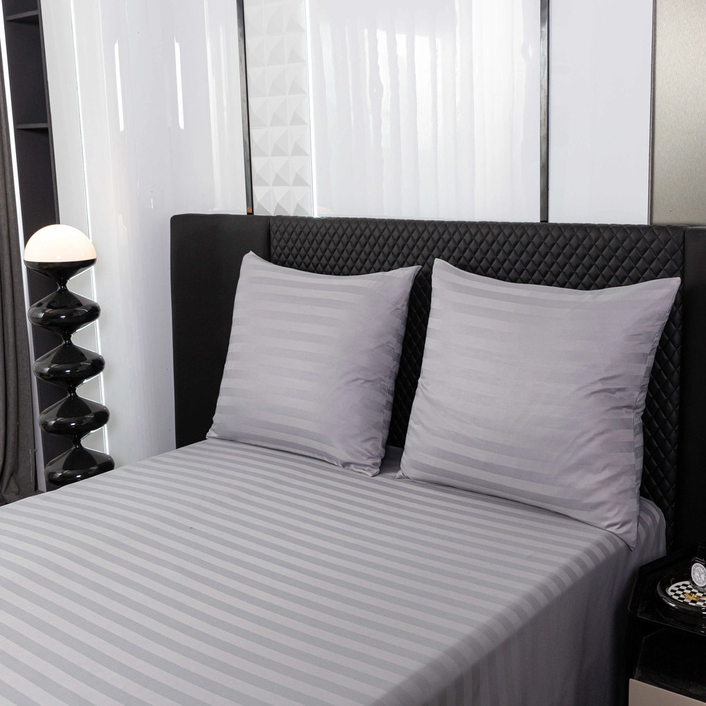 JASMINE mikroszálas szállodai ágyneműhuzat, világosszürke – 2 cm-es csíkos, szállodai zsebes Ágyneműhuzat mérete: 70 x 90 cm | 140 x 200 cm