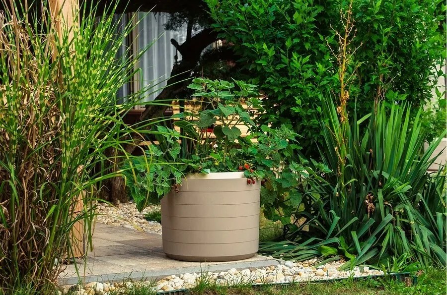 Plastia Berberis 55 öntöző nagy térfogatú virágtartó, taupe + elefántcsont