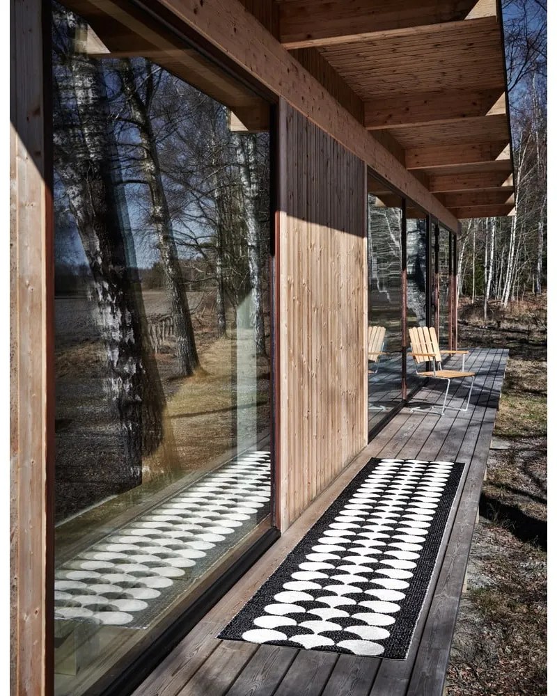 Fekete-krémszínű kültéri-beltéri futószőnyeg 70x250 cm Poppy Black Vanilla – Pappelina