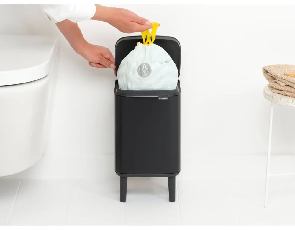 Matt fekete acél szemetes 4 l Bo Hi – Brabantia