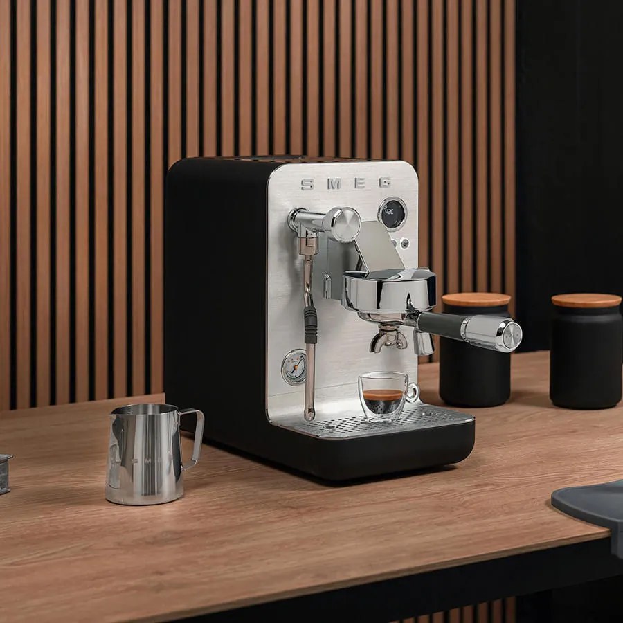 SMEG minikaros kávéfőző EMC02, fekete - Smeg