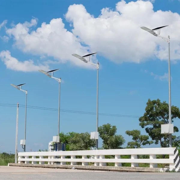 LED állítható fényerejű napelemes utcai lámpa LED/50W/6,4V 6000K IP65 + DO